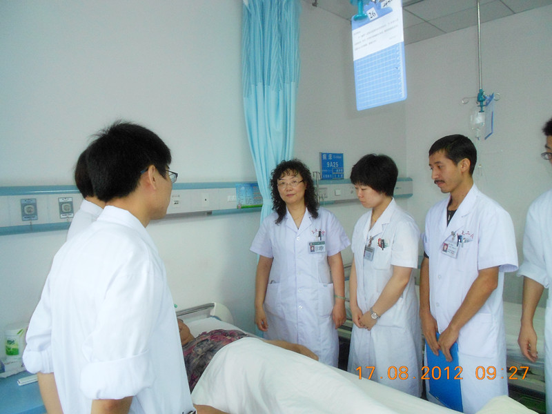 王主任组查房