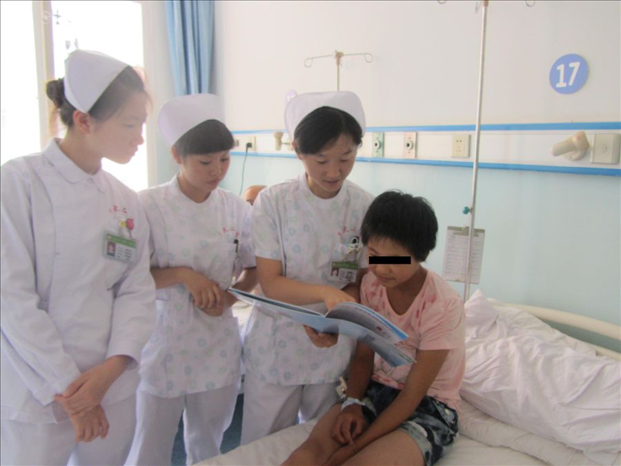 护理人员对新入院患者进行健康教育