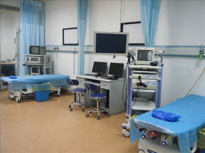 宽敞明亮的气管镜室