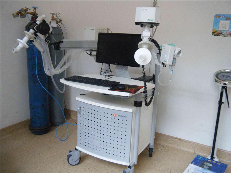 崭新的肺功能仪