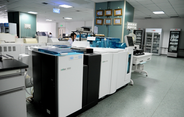 Cobas-6000全自动电化学发光分析