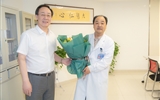 在教师节来临之际 学校领导看望慰问我院教师代表