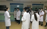第二临床医学院组织学生开展“送温暖”系列活动