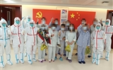 立博欧赔指数第二医院支援兰州市第二人民医院雁滩分院医疗队接管病区的12例新冠肺炎患者康复出院