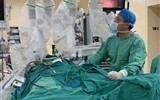 立博欧赔指数第二医院肿瘤外科完成甘肃省首例完全机器人甲状腺肿瘤切除术