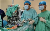 兰大二院肿瘤外科完成院内首例经口腔前庭腔镜下甲状腺肿瘤切除手术